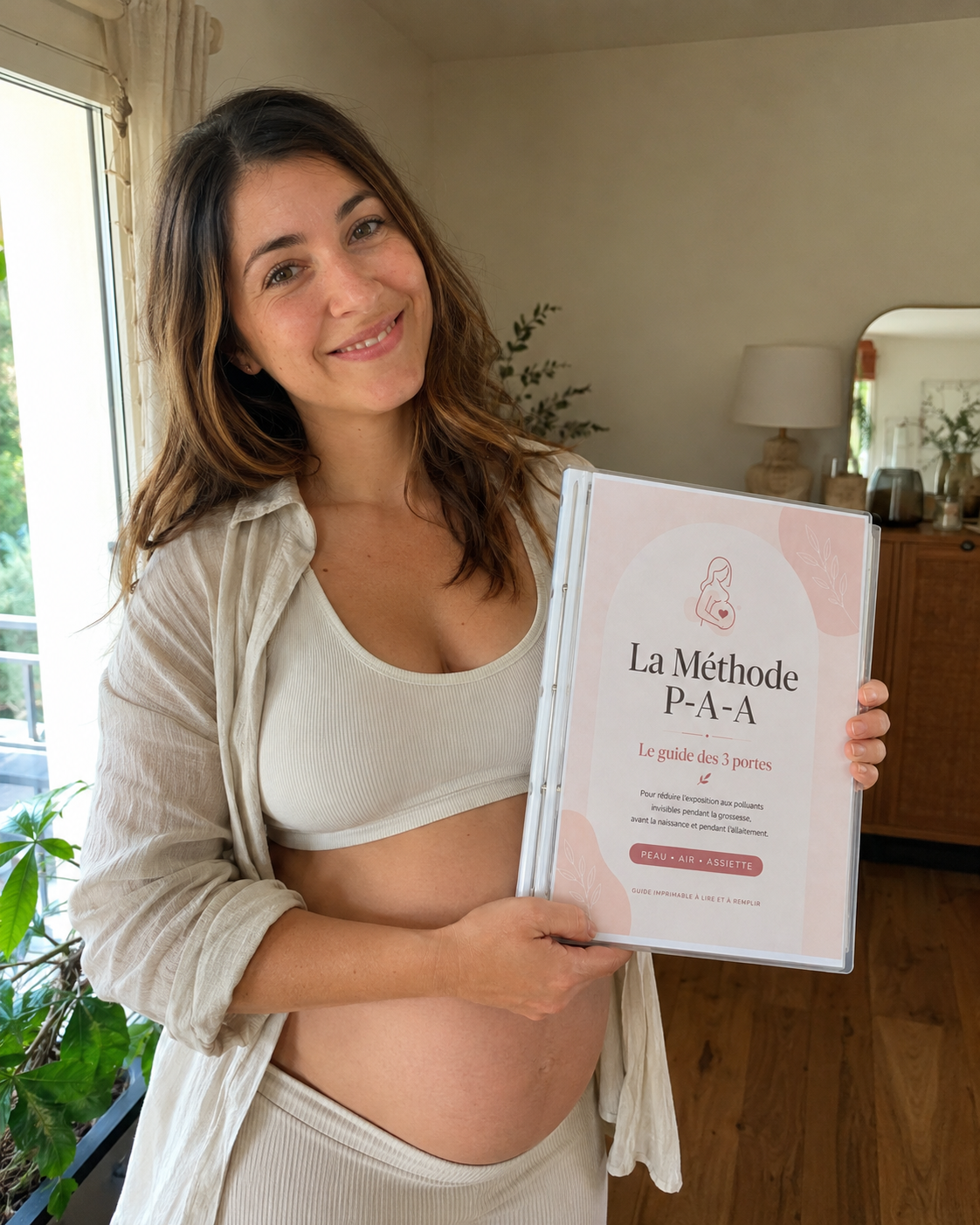 Future maman appliquant la Méthode P-A-A chez elle